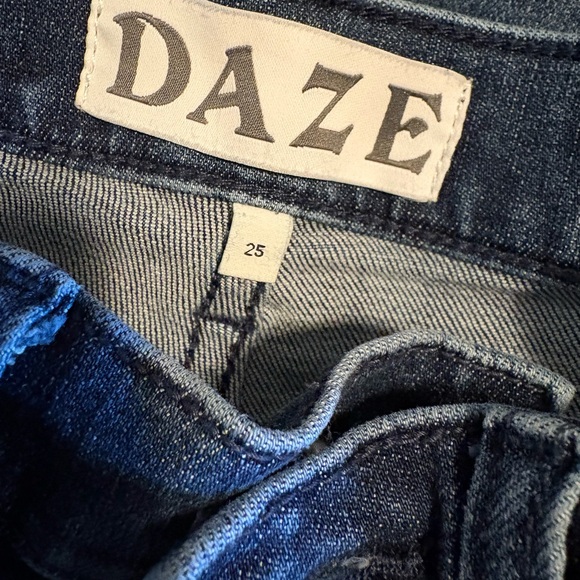 DAZE Denim “Crush” Flare Jeans | Size‎ 25 | Sustainable Stretch Fit - Picture 8 of 8
